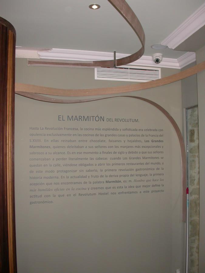 Albergue Revolutum Hostel Salamanca Bagian luar foto